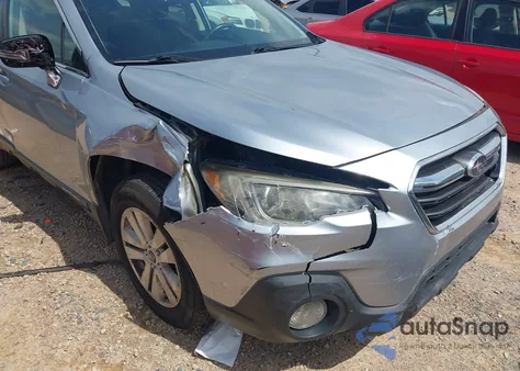 2018 Subaru Outback 2.5I Premium z USA, uszkodzony, nr VIN 4S4BSAFC0J3207249